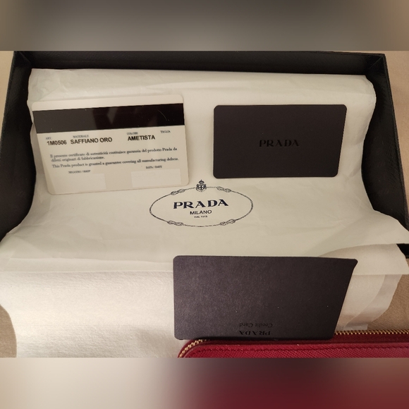 Prada saffiano large zip wallet - Picture 6 of 8